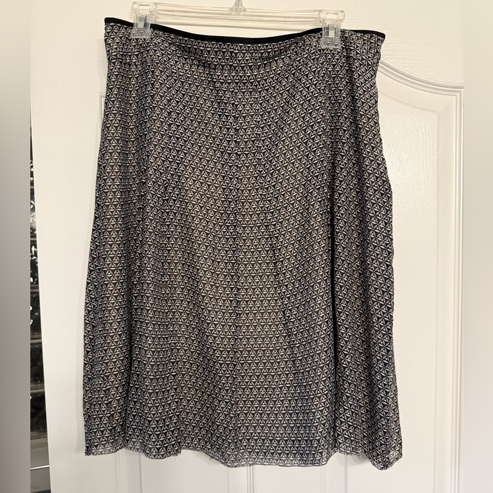 Oui Moments Patterned Skirt in Sage, Cream, Black Size 10